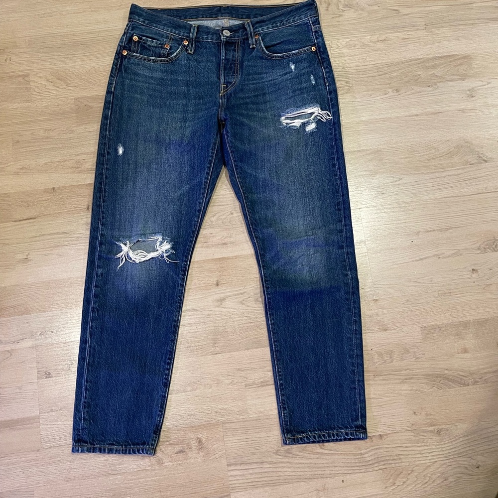 Levi’s 501 Dark Wash Distressed Jeans Size 27